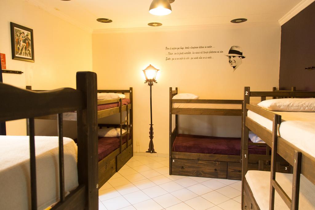 Knock Knock Hostel Curitiba Rum bild